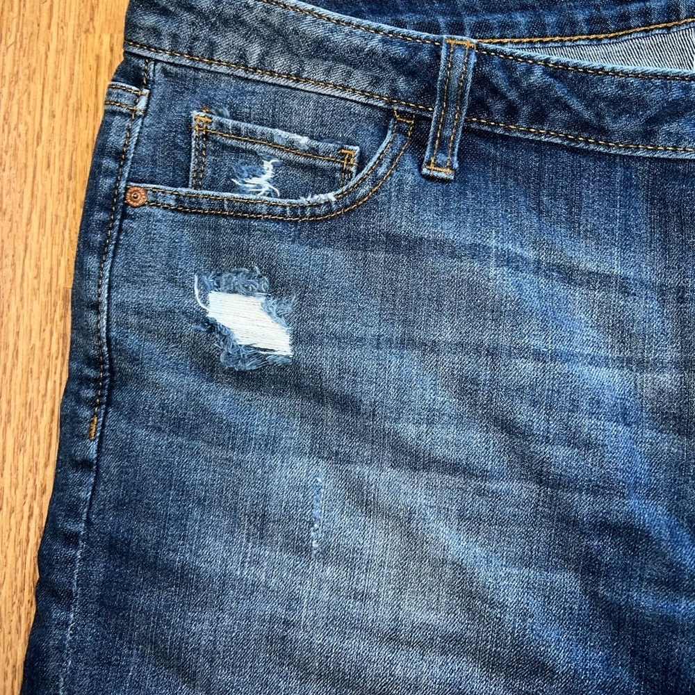 Jean Shorts - Picture 3 of 5